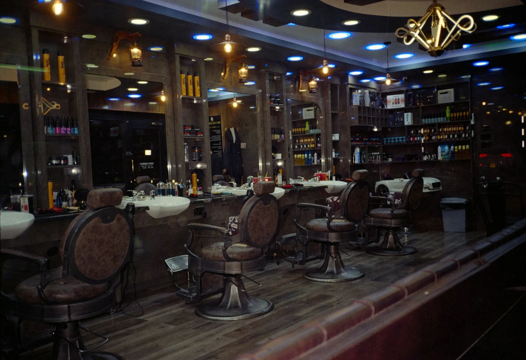 Sala de espera de la barbería